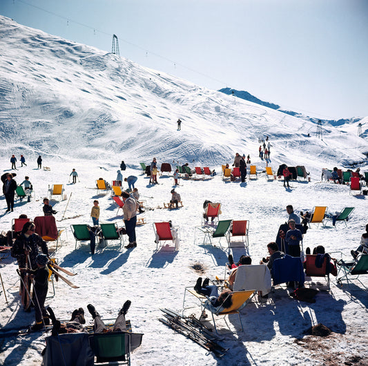 Slim Aarons - Skiers At Verbier