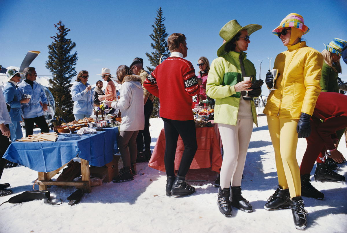 Slim Aarons - Snowmass Gathering