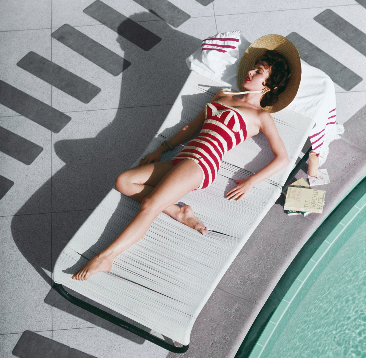 Slim Aarons - Mara Lane At The Sands
